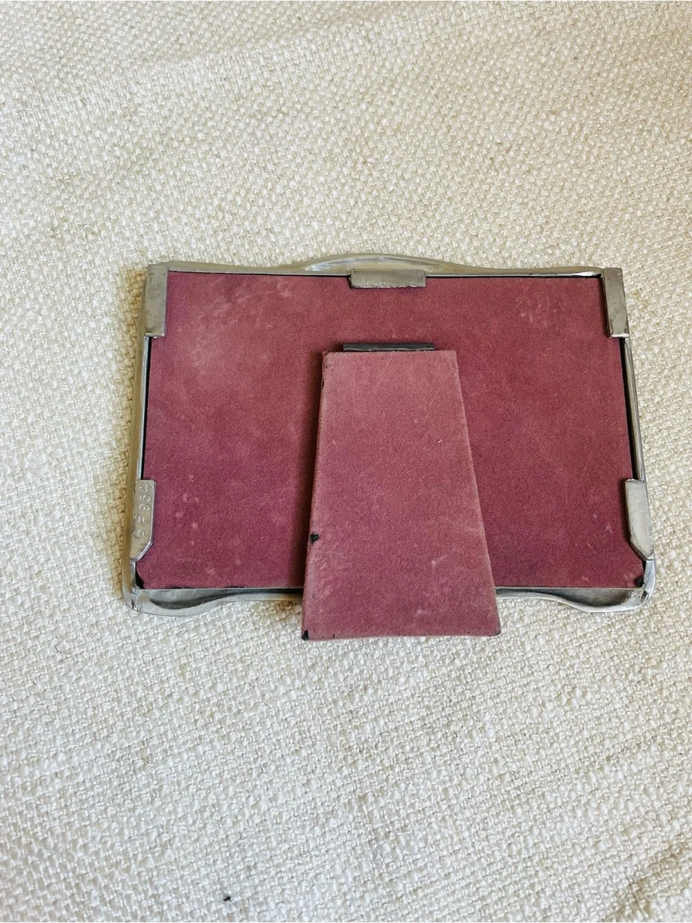 Vintage Pewter Silver-Tone Oval Photo Frame with Floral Accents